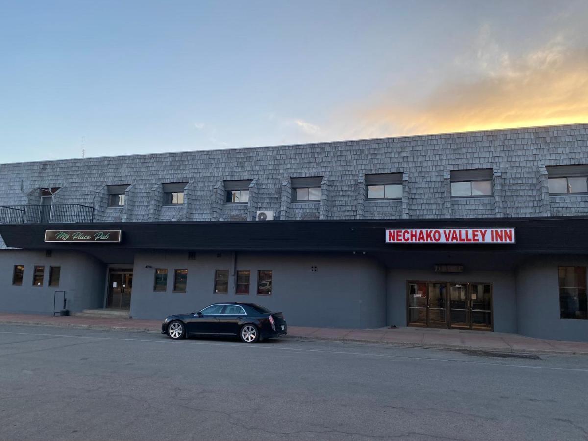 Nechako Valley Inn Vanderhoof Exterior photo